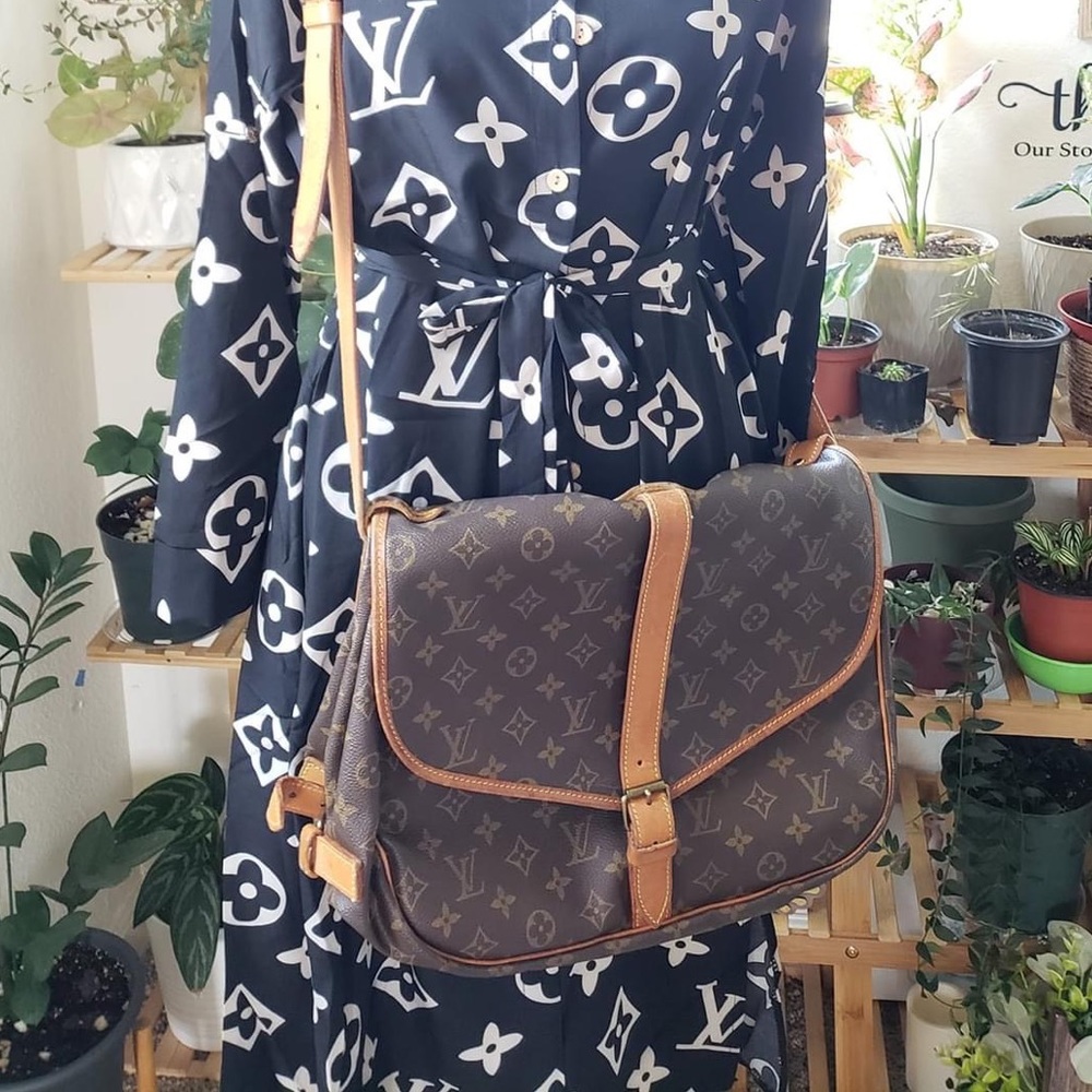 SAMUR 35 Crossbody in Monogram - Vintage EUC